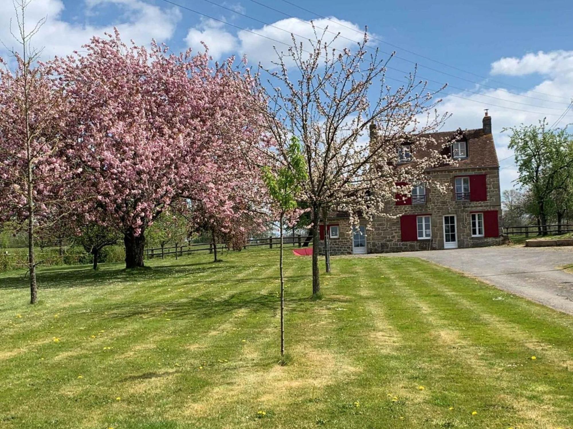 Maison Normande Renovee Avec Grand Jardin, Ideale Pour Famille, Proche Lac Et Randonnees - Fr-1-497-143 Villa Menil-Gondouin Bagian luar foto